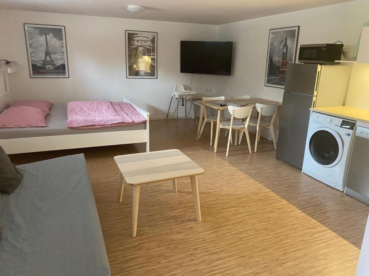 Red Travel Apartment Dvůr Králové nad Labem Εξωτερικό φωτογραφία