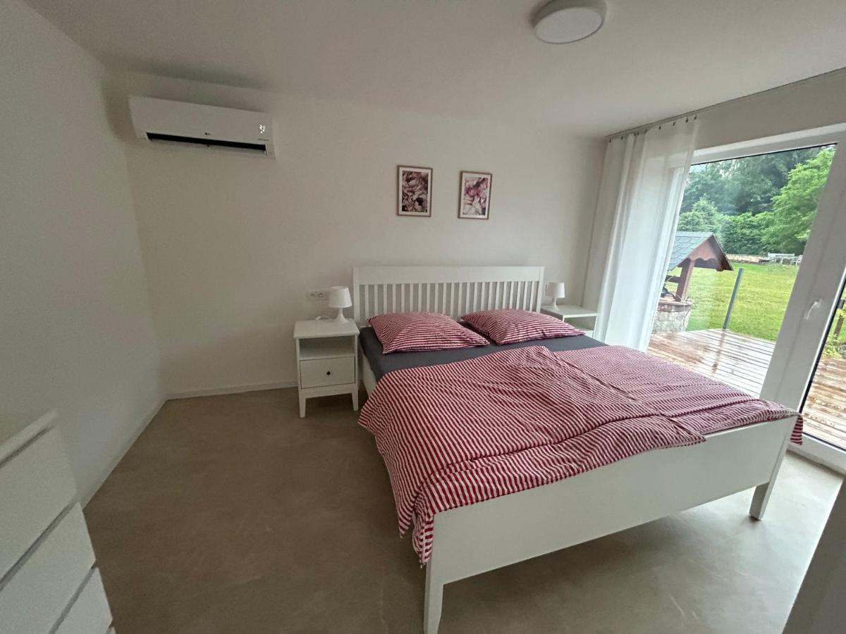 Red Travel Apartment Dvůr Králové nad Labem Εξωτερικό φωτογραφία